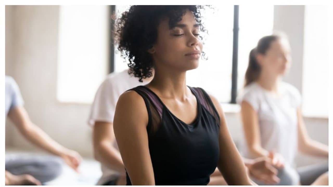 Breathing exercise: கரோனோ தொற்றிடமிருந்து நுரையீரலை பாதுகாக்கும் மூச்சு பயிற்சி...! கடைபிடிப்பது அவசியம்...