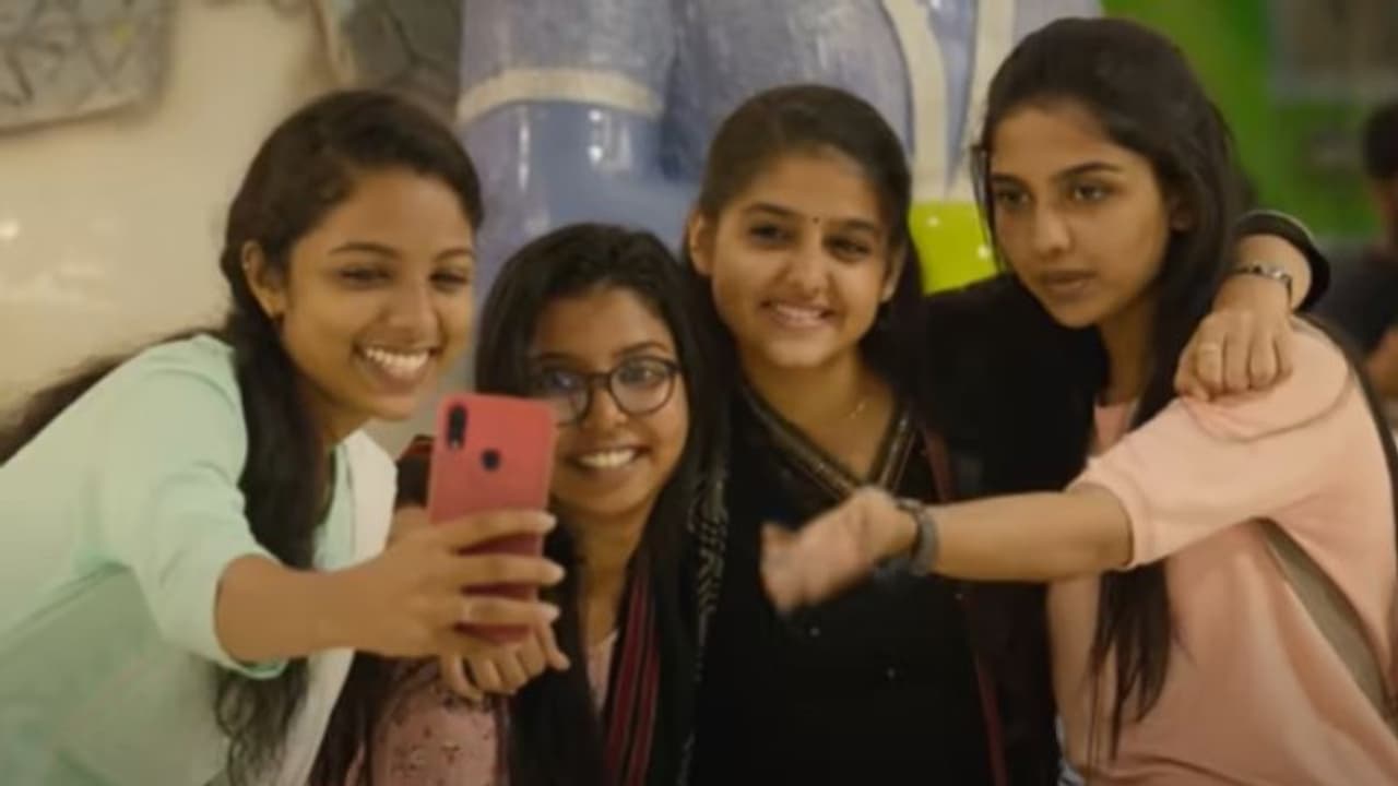 Super Sharanya Song : 'ശാരു ഇന്‍ ടൗണ്‍'; സൂപ്പര്‍ ശരണ്യയിലെ ഗാനം പുറത്ത് വിട്ടു