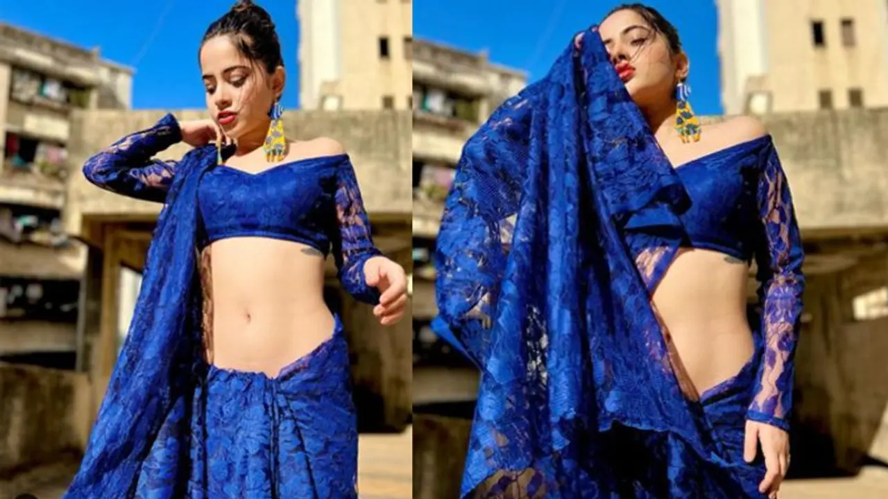 नीली साड़ी और कानों में बड़े बड़े झुमके पहन Urfi Javed ने दिखाया कातिलाना अंदाज, एक बोला आज लग रही संस्कारी नीली साड़ी और कानों में बड़े बड़े झुमके पहन Urfi Javed ने दिखाया कातिलाना अंदाज, एक बोला आज लग रही संस्कारी