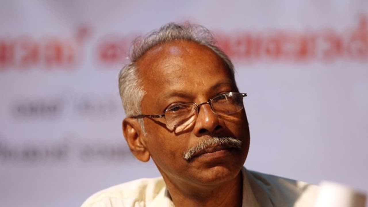 'നാട്ടിലും റോട്ടിലും വീട്ടിലും ഒരുപോലെ ഹിംസ വളർന്നു' എംഎൻ കാരശ്ശേരി 'നാട്ടിലും റോട്ടിലും വീട്ടിലും ഒരുപോലെ ഹിംസ വളർന്നു' എംഎൻ കാരശ്ശേരി