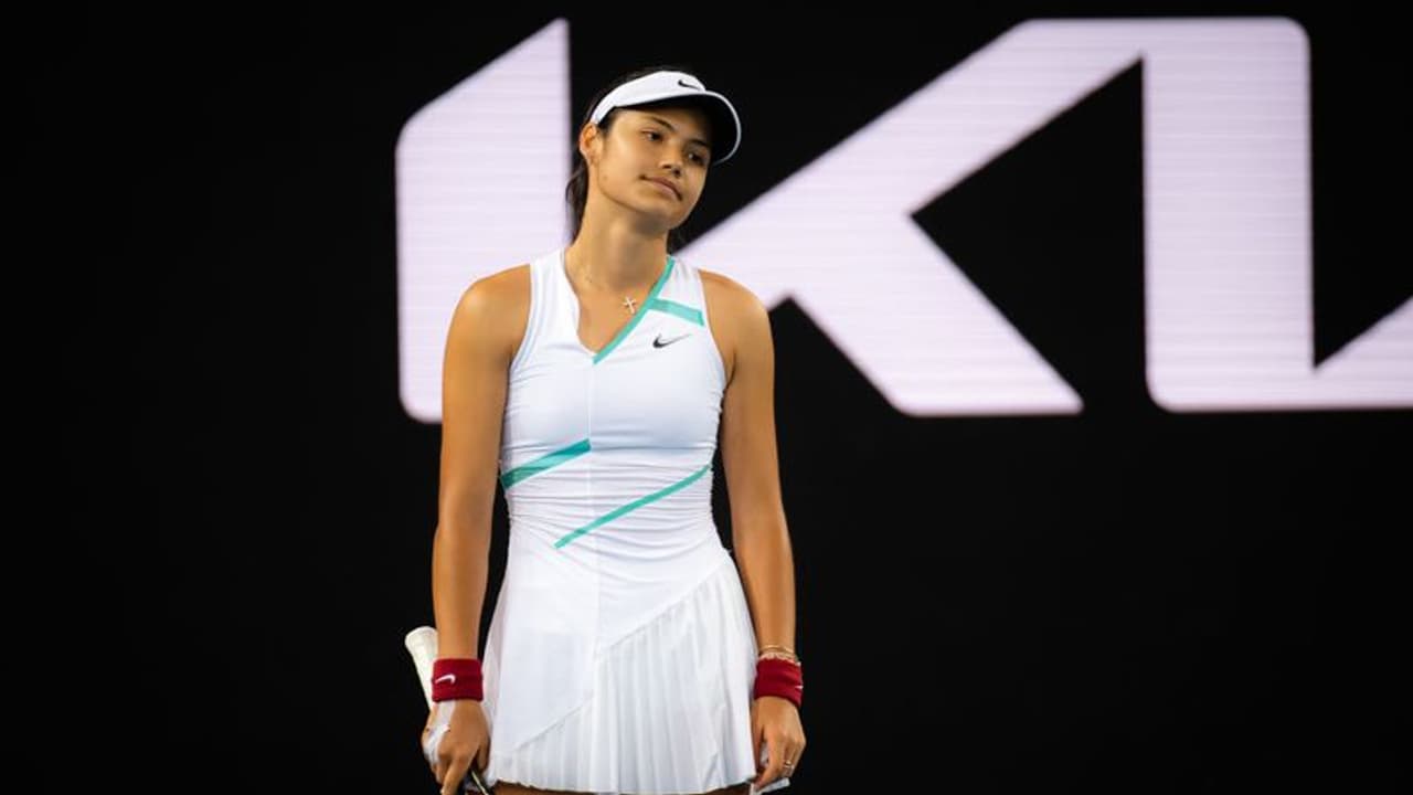 Australian Open 2022: ഓസ്ട്രേലിയന് ഓപ്പണില് അട്ടിമറി തുടരുന്നു; മറെ, റാഡുക്കാനു, മുഗുരുസ പുറത്ത് Australian Open 2022: ഓസ്ട്രേലിയന് ഓപ്പണില് അട്ടിമറി തുടരുന്നു; മറെ, റാഡുക്കാനു, മുഗുരുസ പുറത്ത്