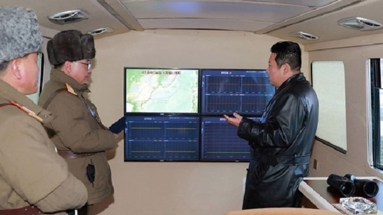 अमेरिका ने की संयुक्त राष्ट्र में उत्तर कोरिया के पांच लोगों पर प्रतिबंध लगाने की कोशिश, चीन और रूस ने रोका अमेरिका ने की संयुक्त राष्ट्र में उत्तर कोरिया के पांच लोगों पर प्रतिबंध लगाने की कोशिश, चीन और रूस ने रोका