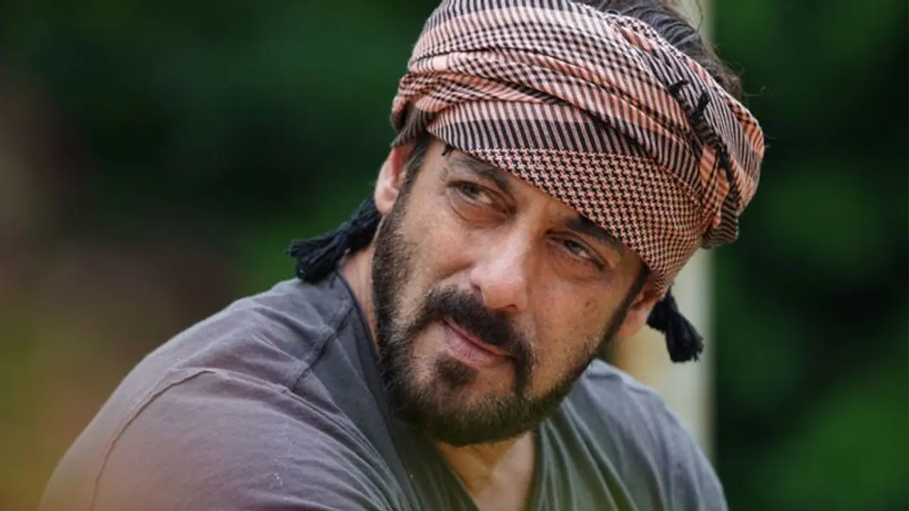 ಕೊಲೆ ಬೆದರಿಕೆ ಬೆನ್ನಲ್ಲೇ ಗನ್ ಲೈಸೆನ್ಸ್‌ಗಾಗಿ ಸಲ್ಮಾನ್ ಖಾನ್ ಅರ್ಜಿ, ಕಮಿಷನರ್ ಕಚೇರಿಗೆ ಭೇಟಿ!