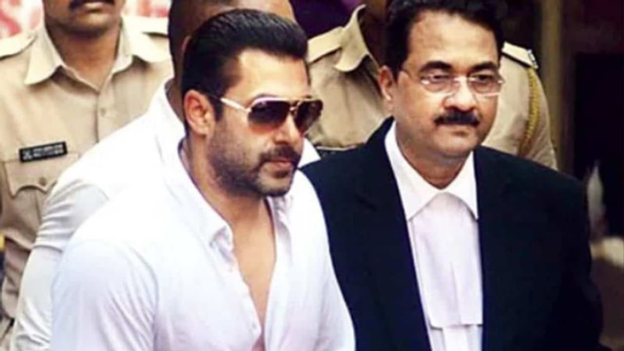 Shrikant Shivade Death: ক্যান্সারে আক্রান্ত হয়ে প্রয়াত সলমন সইফের আইনজীবী শ্রীকান্ত শিভড়ে Shrikant Shivade Death: ক্যান্সারে আক্রান্ত হয়ে প্রয়াত সলমন সইফের আইনজীবী শ্রীকান্ত শিভড়ে