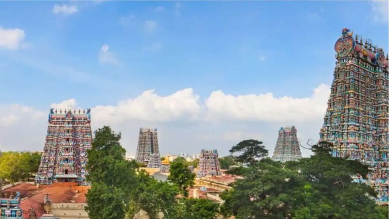 Corona restrictions TN : மக்களே உஷார்.. தமிழகத்தில் இன்று முதல் 3 நாட்களுக்கு... வழிபாட்டு தலங்களுக்கு தடை.. Corona restrictions TN : மக்களே உஷார்.. தமிழகத்தில் இன்று முதல் 3 நாட்களுக்கு... வழிபாட்டு தலங்களுக்கு தடை..