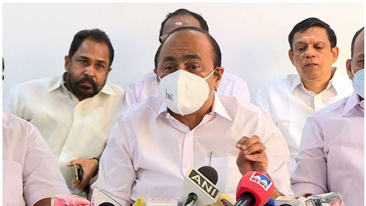 ലോകായുക്ത നിയമ ഭേദ​ഗതി; ഓ‌ർഡിനൻസിൽ ഒപ്പിടരുത്, ഗവർണ്ണറെ കണ്ട് പ്രതിപക്ഷം; ചർച്ച ചെയ്യാതെ മന്ത്രിസഭ