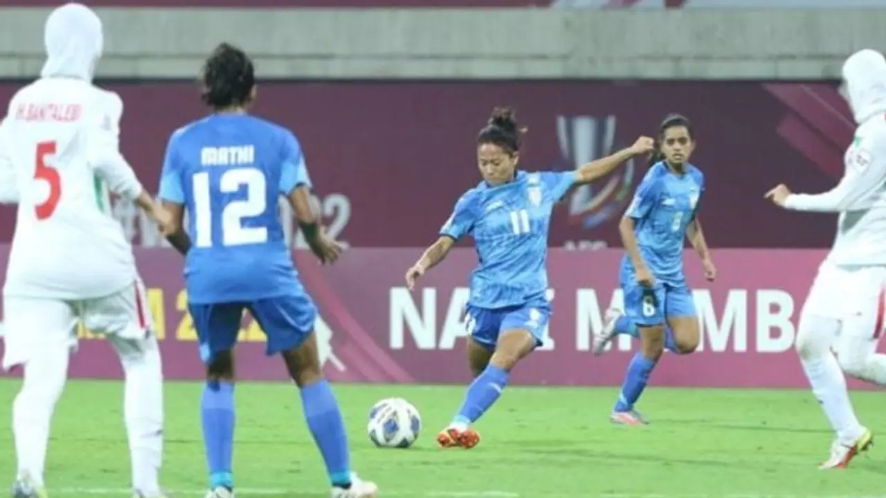 AFC Womens Asian Cup: একাধিক গোলের সুযোগ নষ্ট, ইরানের বিরুদ্ধে পয়েন্ট নষ্ট করল ভারতীয় মহিলারা AFC Womens Asian Cup: একাধিক গোলের সুযোগ নষ্ট, ইরানের বিরুদ্ধে পয়েন্ট নষ্ট করল ভারতীয় মহিলারা