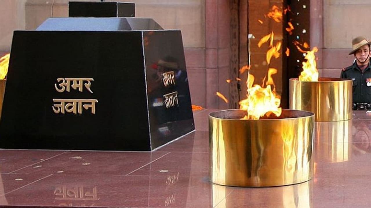 Veterans: 'Amar Jawan Jyoti an icon; India Gate may have colonial legacy, but soldiers were Indian' Veterans: 'Amar Jawan Jyoti an icon; India Gate may have colonial legacy, but soldiers were Indian'