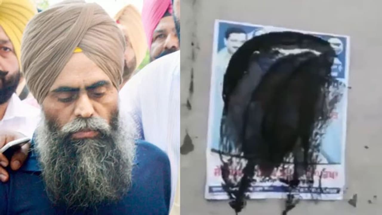 दिल्ली बम ब्लास्ट के दोषी देविंदर भुल्लर की रिहाई पर फंसी AAP, सिख संगठनों ने खोला मोर्चा, जानें सियासी मायने? दिल्ली बम ब्लास्ट के दोषी देविंदर भुल्लर की रिहाई पर फंसी AAP, सिख संगठनों ने खोला मोर्चा, जानें सियासी मायने?