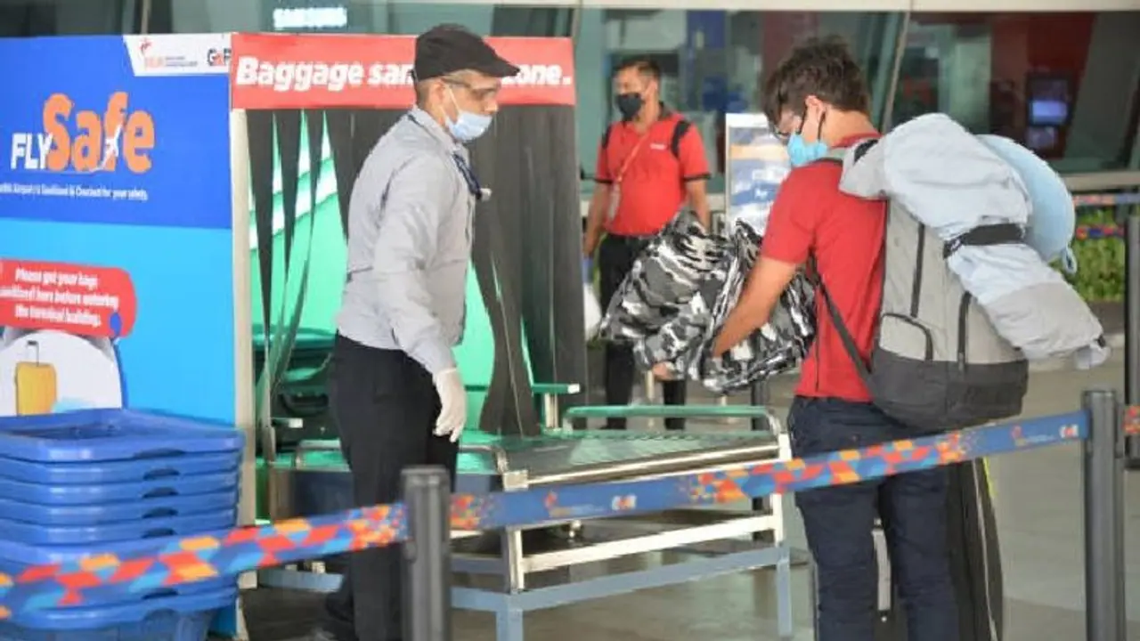 Domestic Flights Rule: বিমানযাত্রীদের জন্য নয়া বিধি, সঙ্গে থাকতে হবে একটাই ব্যাগ Domestic Flights Rule: বিমানযাত্রীদের জন্য নয়া বিধি, সঙ্গে থাকতে হবে একটাই ব্যাগ