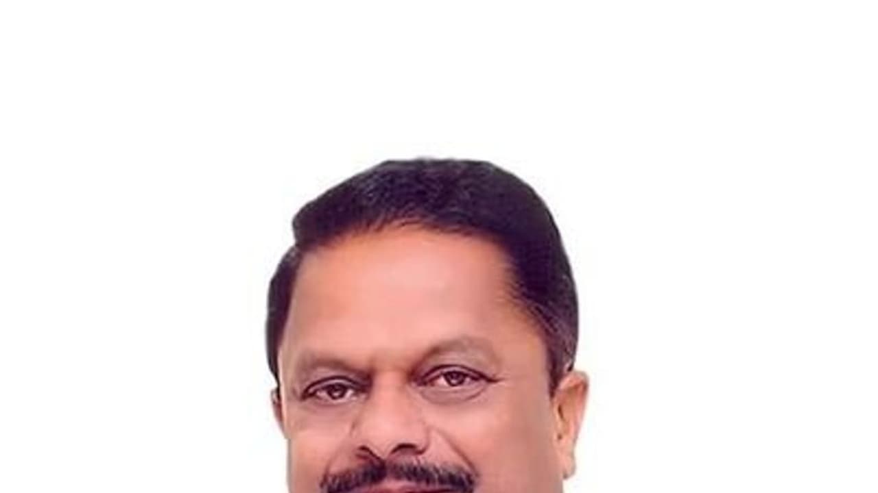 பரபரப்பு..அமைச்சருக்கு கொரோனா..உதகை நீதிமன்றத்தில் 38 பேருக்கு கொரோனா.. பரபரப்பு..அமைச்சருக்கு கொரோனா..உதகை நீதிமன்றத்தில் 38 பேருக்கு கொரோனா..