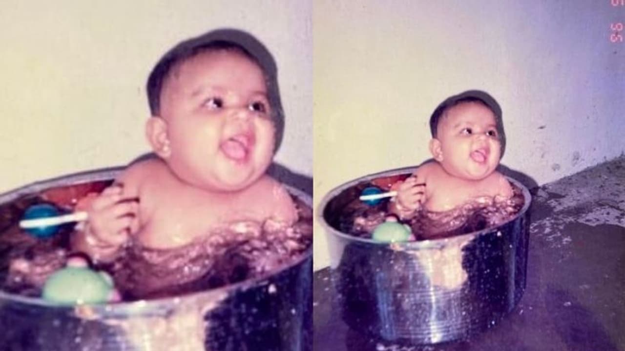 Actress Childhood Photos : ആളെ മനസ്സിലായോ? കുട്ടിക്കാല ചിത്രവുമായി മലയാളത്തിന്റെ യുവതാരം Actress Childhood Photos : ആളെ മനസ്സിലായോ? കുട്ടിക്കാല ചിത്രവുമായി മലയാളത്തിന്റെ യുവതാരം