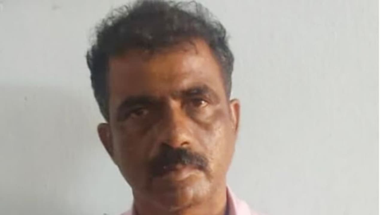 'തന്നെ സഹായിക്കുന്നില്ല'; 73 കാരിയായ അമ്മയെ കൊലപ്പെടുത്താൻ ശ്രമിച്ച മകൻ അറസ്റ്റിൽ 'തന്നെ സഹായിക്കുന്നില്ല'; 73 കാരിയായ അമ്മയെ കൊലപ്പെടുത്താൻ ശ്രമിച്ച മകൻ അറസ്റ്റിൽ