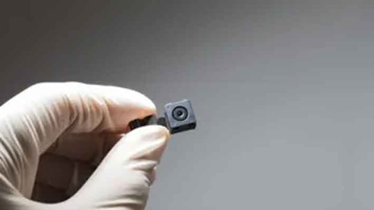 சென்னை கிண்டியில் பிரபல ஹோட்டல் பாத்ரூமில் ரகசிய வீடியோ.. திமுக பெண் பிரமுகர் அலறல்.. போலீசில் புகார்..! சென்னை கிண்டியில் பிரபல ஹோட்டல் பாத்ரூமில் ரகசிய வீடியோ.. திமுக பெண் பிரமுகர் அலறல்.. போலீசில் புகார்..!