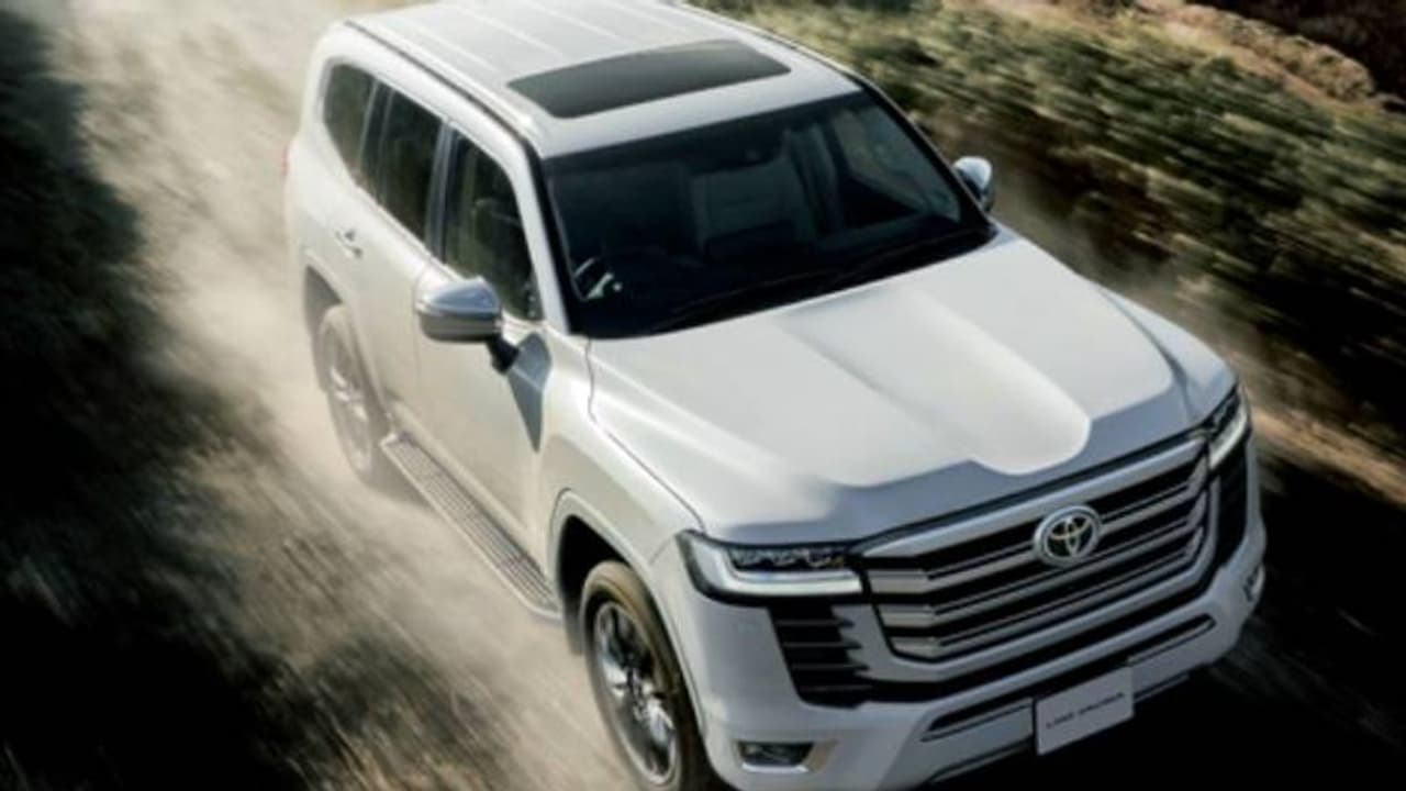 Toyotaದ ಹೊಸ ಲ್ಯಾಂಡ್ ಕ್ರೂಸ್ LC300 ಎಸ್ಯುವಿ ಪಡೆಯಲು 4 ವರ್ಷ ಕಾಯಬೇಕು! Toyotaದ ಹೊಸ ಲ್ಯಾಂಡ್ ಕ್ರೂಸ್ LC300 ಎಸ್ಯುವಿ ಪಡೆಯಲು 4 ವರ್ಷ ಕಾಯಬೇಕು!