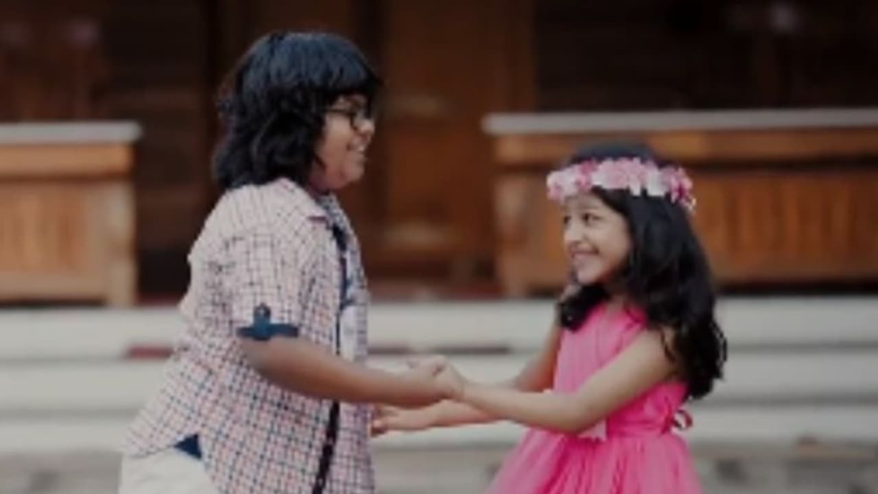 Kutti Thennal and Vasisht : 'കരളേ കരളിന്റെ കരളേ..' ചുവടുവെച്ച് 'മിന്നല് മുരളി' കുട്ടിത്താരങ്ങള് Kutti Thennal and Vasisht : 'കരളേ കരളിന്റെ കരളേ..' ചുവടുവെച്ച് 'മിന്നല് മുരളി' കുട്ടിത്താരങ്ങള്