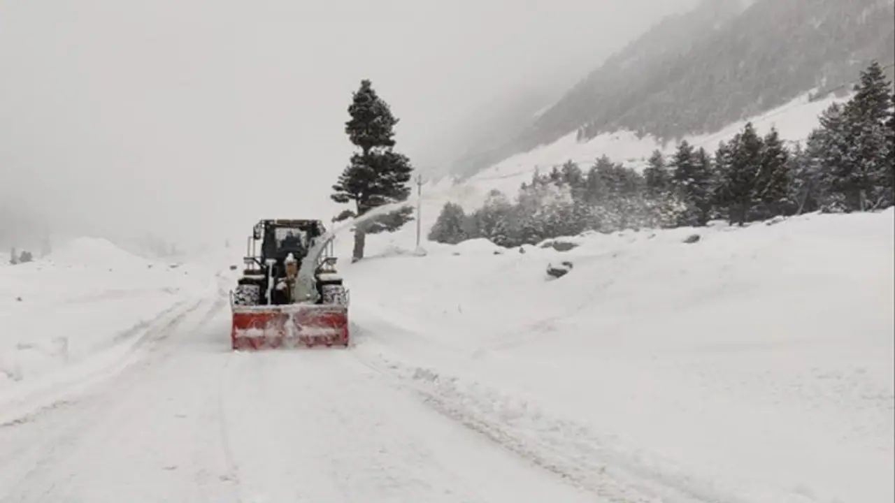BRO reopens Ladakh's lifeline, Zoji La pass, in just 35 days this year BRO reopens Ladakh's lifeline, Zoji La pass, in just 35 days this year