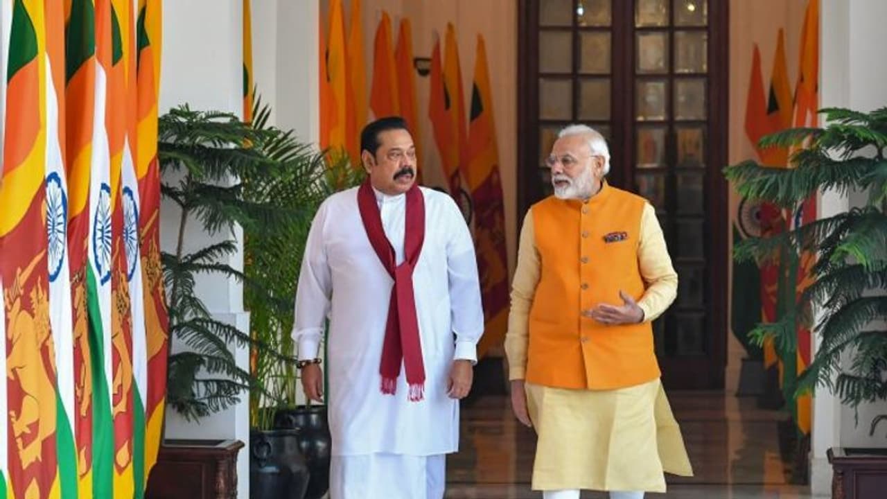 இலங்கைகாரன் நம்பிக்கை துரோகி.. கடன் கொடுக்கும் போதே இதையும் செஞ்சிடுங்க மோடி ஜி.. காங் MLA கோரிக்கை. இலங்கைகாரன் நம்பிக்கை துரோகி.. கடன் கொடுக்கும் போதே இதையும் செஞ்சிடுங்க மோடி ஜி.. காங் MLA கோரிக்கை.