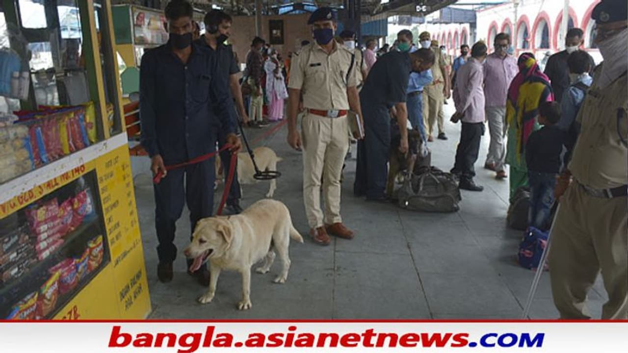 Molestation in Train : চলন্ত ট্রেনে শ্লীলতাহানির ঘটনায় নতুন মোড়, ফেসবুক লাইভ ধরিয়ে দিল অভিযুক্তকে Molestation in Train : চলন্ত ট্রেনে শ্লীলতাহানির ঘটনায় নতুন মোড়, ফেসবুক লাইভ ধরিয়ে দিল অভিযুক্তকে