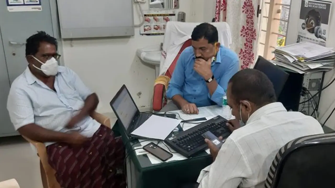 ACB Raids ಕಾಲು ನೋವಿನ ಚಿಕಿತ್ಸೆಗೆ 12000 ರೂ ಲಂಚ ಕೇಳಿದ ಸರ್ಕಾರಿ ವೈದ್ಯ, ಸ್ವೀಕರಿಸುವಾಗ ಎಸಿಬಿ ಬಲೆಗೆ ACB Raids ಕಾಲು ನೋವಿನ ಚಿಕಿತ್ಸೆಗೆ 12000 ರೂ ಲಂಚ ಕೇಳಿದ ಸರ್ಕಾರಿ ವೈದ್ಯ, ಸ್ವೀಕರಿಸುವಾಗ ಎಸಿಬಿ ಬಲೆಗೆ