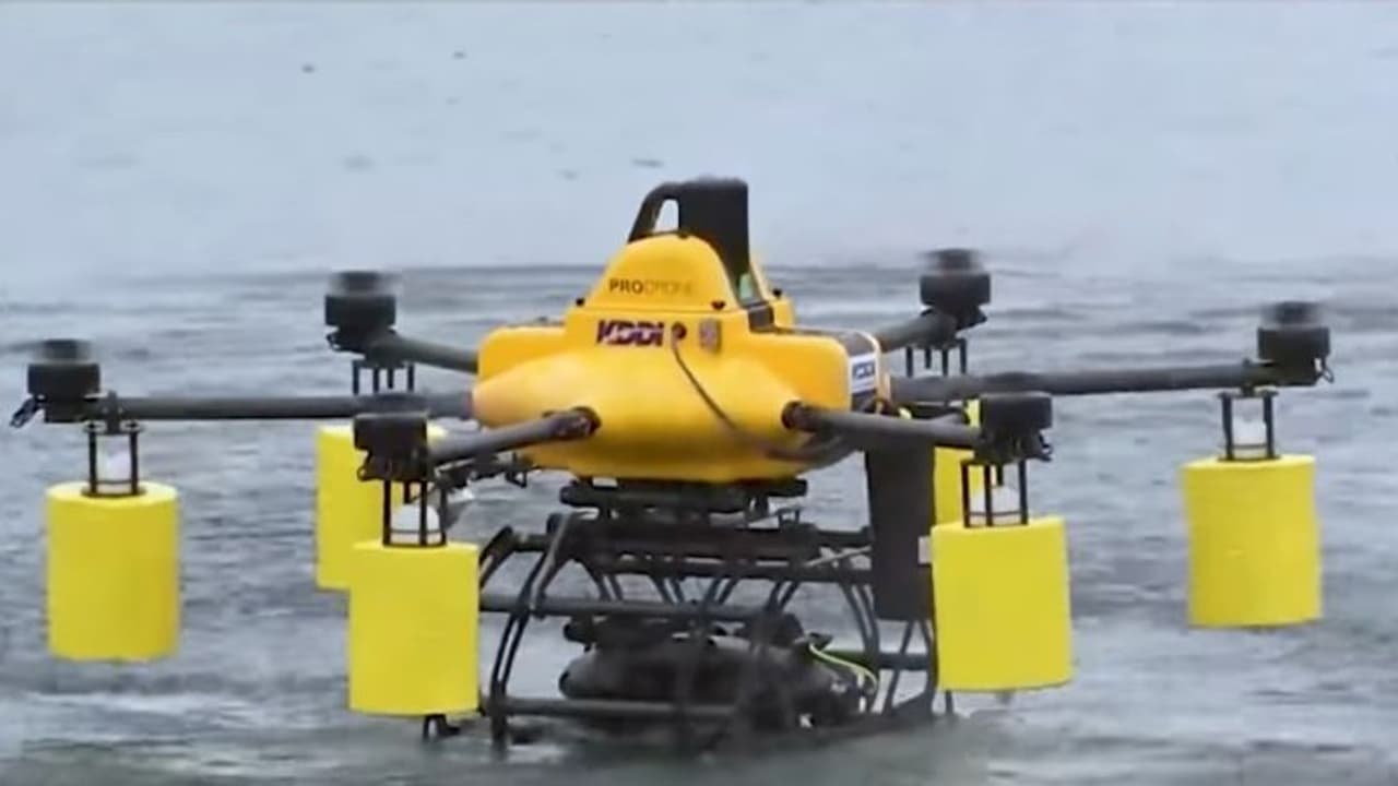 ആകാശത്തും വെള്ളത്തിനടിയിലും പ്രവര്‍ത്തിക്കുന്ന ആദ്യത്തെ ഡ്രോണ്‍.!