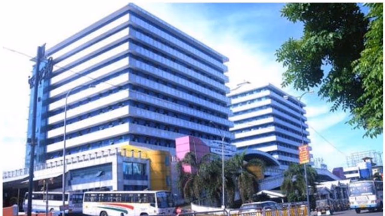 KSRTC : കോഴിക്കോട്ടെ കെഎസ്ആ‍ർടിസി കെട്ടിട സമുച്ചയത്തിന് ബലക്ഷയമില്ല; വിദഗ്ധസമിതിയുടെ അന്തിമ റിപ്പോർട്ട്