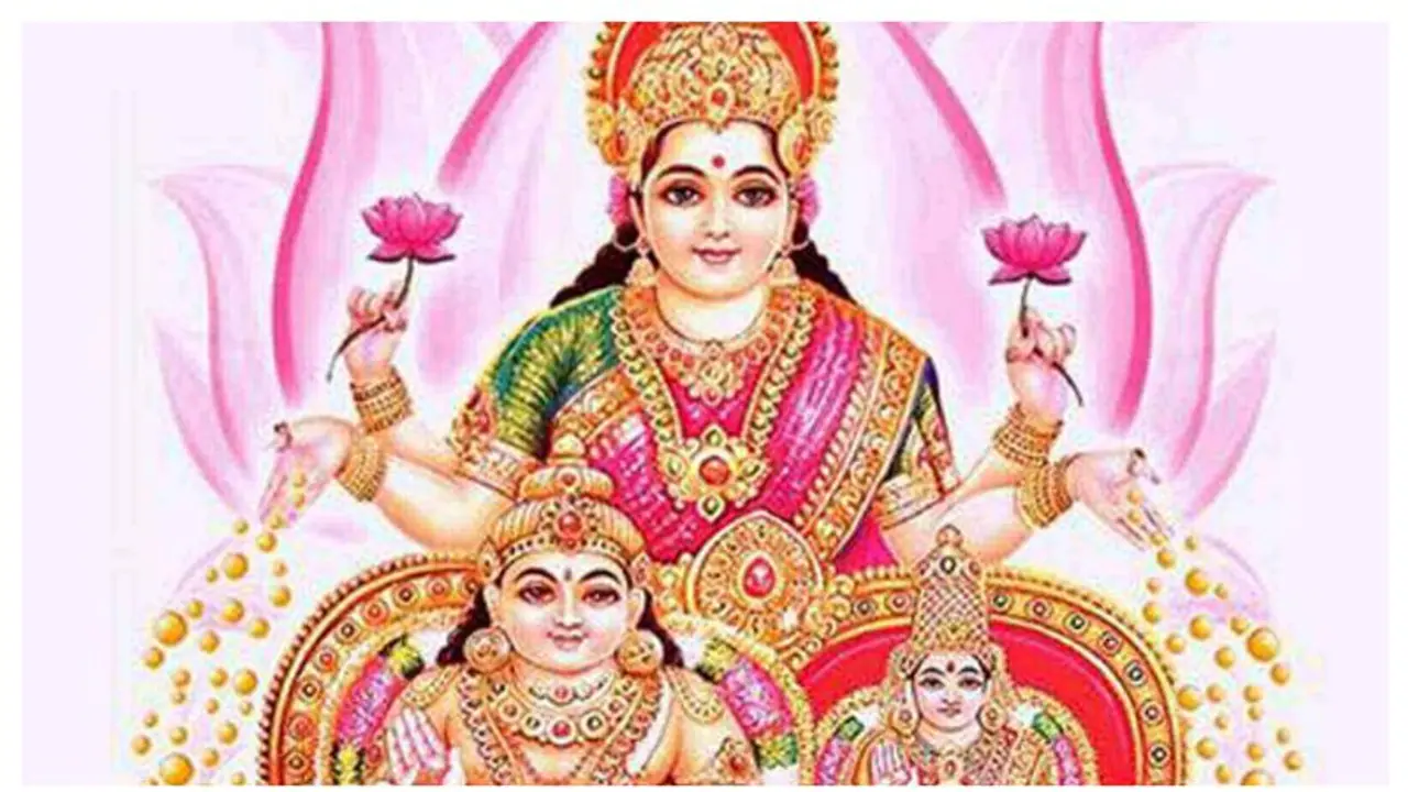 ಲಕ್ಷ್ಮೀ ದೇವಿಯ ಈ ಫೋಟೋಗಳು ಮನೆಯಲ್ಲಿ ಬೇಡ! ಲಕ್ಷ್ಮೀ ದೇವಿಯ ಈ ಫೋಟೋಗಳು ಮನೆಯಲ್ಲಿ ಬೇಡ!