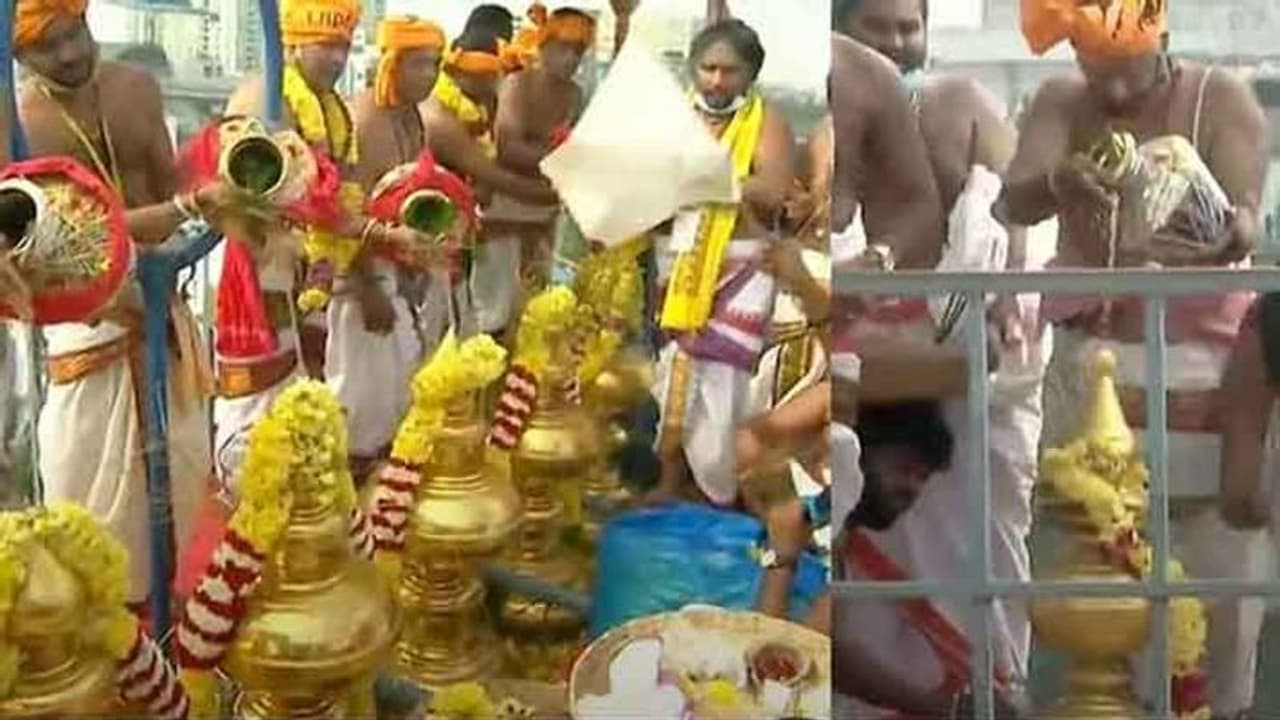 Vadapalani Murugan Temple:பக்தர்கள் இன்றி 14 ஆண்டுகளுக்கு பிறகு வடபழனி முருகன் கோவிலில் கும்பாபிஷேகம் கோலாகலம் Vadapalani Murugan Temple:பக்தர்கள் இன்றி 14 ஆண்டுகளுக்கு பிறகு வடபழனி முருகன் கோவிலில் கும்பாபிஷேகம் கோலாகலம்