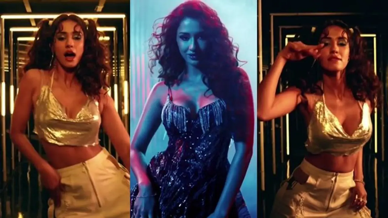 Disha Patani In Remix: শাহরুখ কাজলের কালি কালি আঁখে রিমেকে বোল্ড দিশা, কেন নেই আসল জুটি, প্রশ্ন নেটপাড়ার Disha Patani In Remix: শাহরুখ কাজলের কালি কালি আঁখে রিমেকে বোল্ড দিশা, কেন নেই আসল জুটি, প্রশ্ন নেটপাড়ার