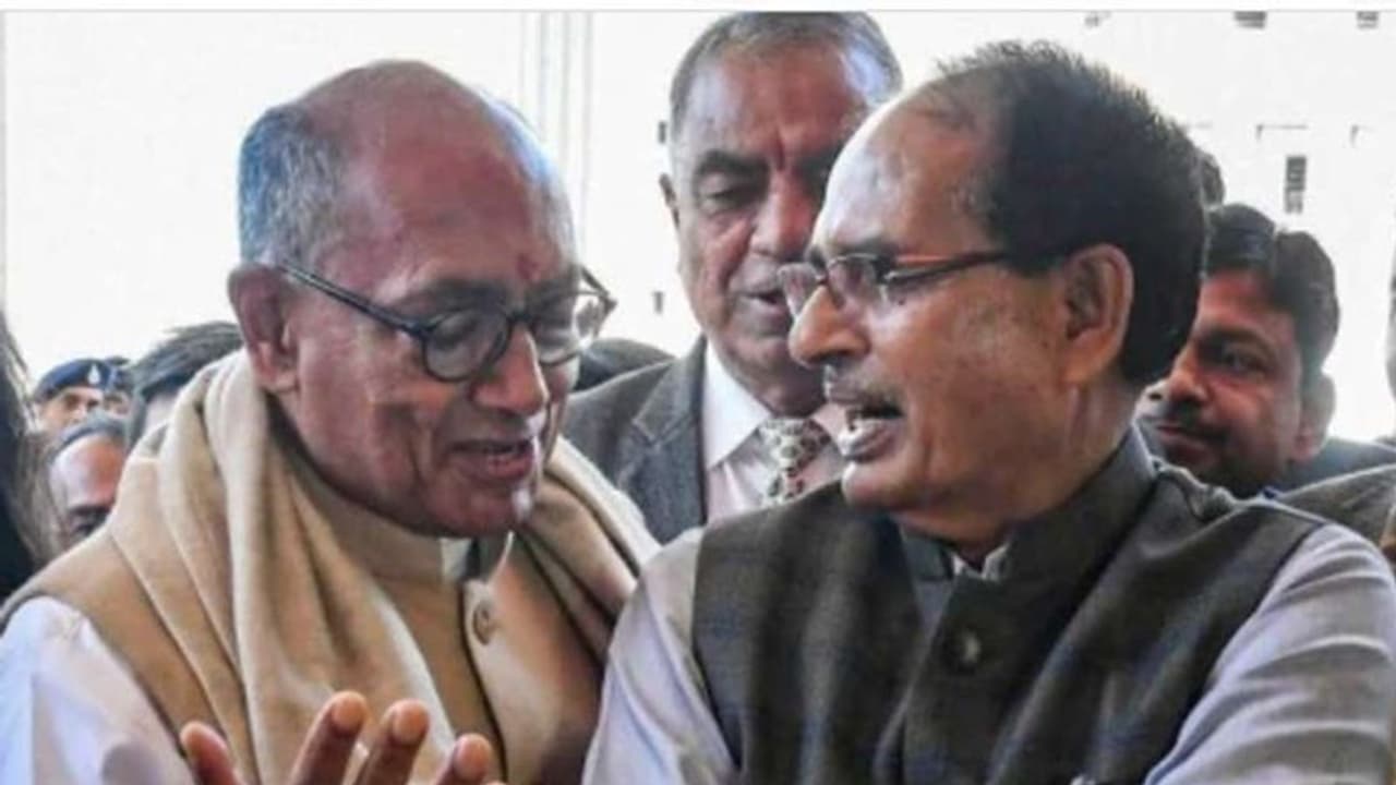 CM शिवराज से मुलाकात करने पहुंचे दिग्विजय सिंह, मुख्यमंत्री के सामने रखेंगे यह मांग..साथ हैं कई किसान CM शिवराज से मुलाकात करने पहुंचे दिग्विजय सिंह, मुख्यमंत्री के सामने रखेंगे यह मांग..साथ हैं कई किसान