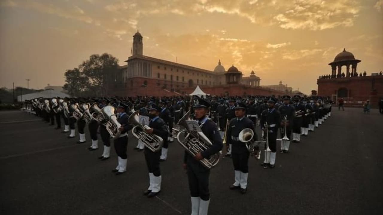 Abide with Me: റിപ്പബ്ലിക് ദിനചടങ്ങിൽ നിന്ന് ഗാന്ധിജിയുടെ പ്രിയഗാനം ഒഴിവാക്കിയതെന്തിന്? കേന്ദ്രത്തിന്റെ മറുപടി Abide with Me: റിപ്പബ്ലിക് ദിനചടങ്ങിൽ നിന്ന് ഗാന്ധിജിയുടെ പ്രിയഗാനം ഒഴിവാക്കിയതെന്തിന്? കേന്ദ്രത്തിന്റെ മറുപടി