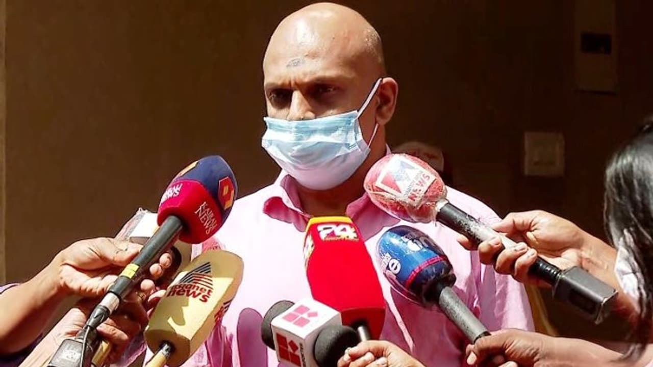 'ഒന്നുമില്ലാതെയല്ല ചോദ്യം ചെയ്യൽ, ദിലീപ് നിസഹകരിച്ചാൽ ഗുണമാകും': എഡിജിപി ശ്രീജിത്ത് 'ഒന്നുമില്ലാതെയല്ല ചോദ്യം ചെയ്യൽ, ദിലീപ് നിസഹകരിച്ചാൽ ഗുണമാകും': എഡിജിപി ശ്രീജിത്ത്