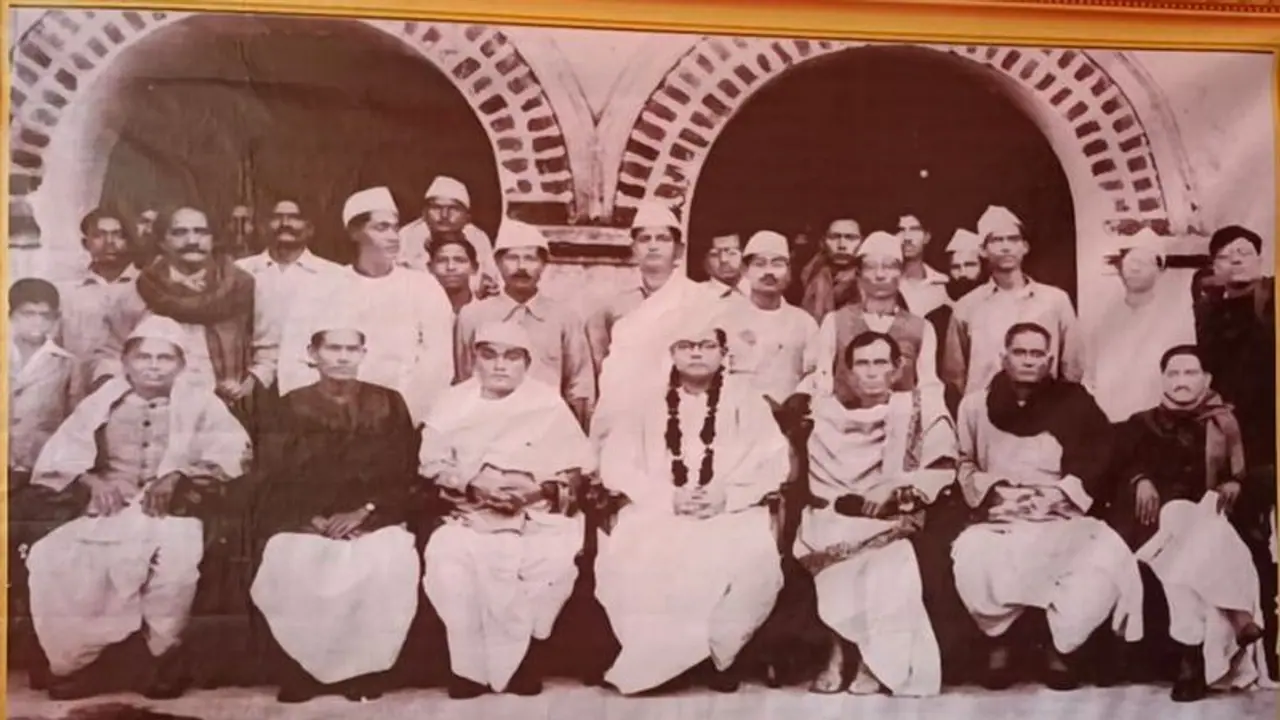 Netaji Birth Anniversary: রাত কাটিয়েছিলেন নেতাজি, ইতিহাস আজও জীবন্ত পুরুলিয়ার নীলকণ্ঠ নিবাসে Netaji Birth Anniversary: রাত কাটিয়েছিলেন নেতাজি, ইতিহাস আজও জীবন্ত পুরুলিয়ার নীলকণ্ঠ নিবাসে