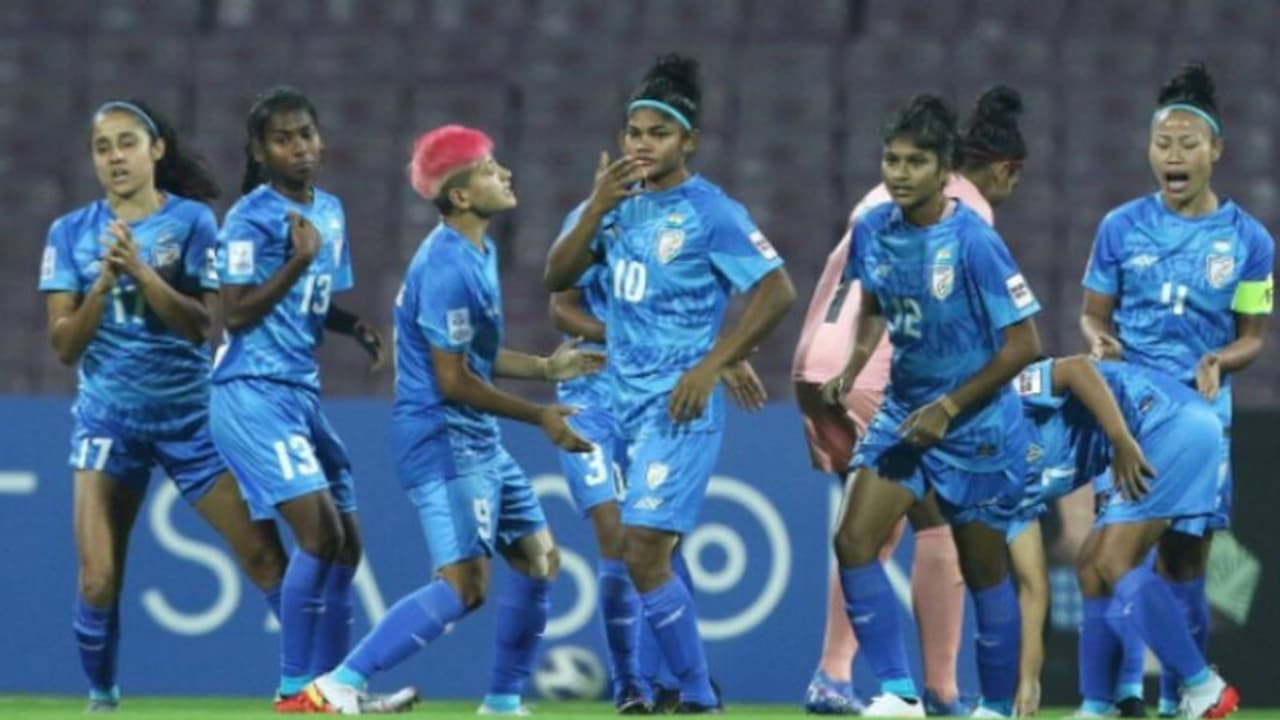 AFC Women's Asian Cup 2022 : ഇന്ത്യന് വനിതാ ഫുട്ബോള് ടീമില് കൊവിഡ് വ്യാപനം; മത്സരത്തിൽ നിന്ന് പിന്മാറി AFC Women's Asian Cup 2022 : ഇന്ത്യന് വനിതാ ഫുട്ബോള് ടീമില് കൊവിഡ് വ്യാപനം; മത്സരത്തിൽ നിന്ന് പിന്മാറി
