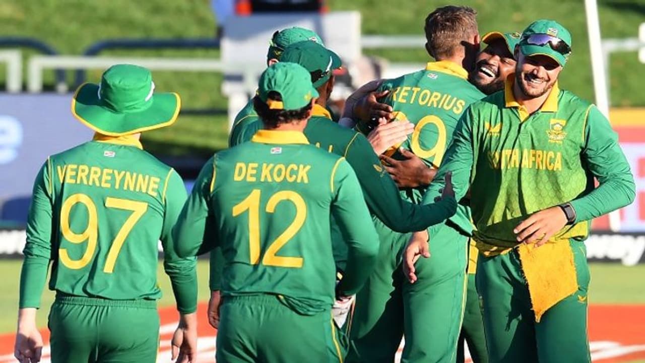 தீபக் சாஹரின் தனிநபர் போராட்டம் வீண்! இந்தியாவை ஒயிட்வாஷ் செய்து ஒருநாள் தொடரை வென்றது தென்னாப்பிரிக்கா தீபக் சாஹரின் தனிநபர் போராட்டம் வீண்! இந்தியாவை ஒயிட்வாஷ் செய்து ஒருநாள் தொடரை வென்றது தென்னாப்பிரிக்கா