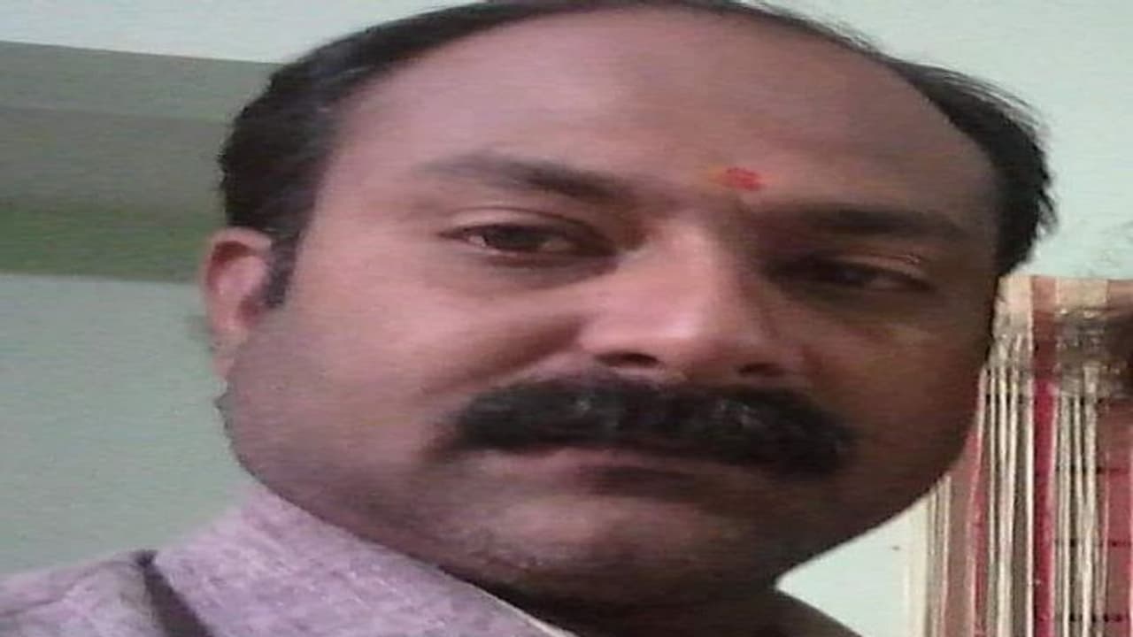 Accident ಲಾರಿ ಚಾಲಕನ ನಿರ್ಲಕ್ಷ್ಯಕ್ಕೆ ಹಿರಿಯ ಪತ್ರಕರ್ತ ಸಾವು Accident ಲಾರಿ ಚಾಲಕನ ನಿರ್ಲಕ್ಷ್ಯಕ್ಕೆ ಹಿರಿಯ ಪತ್ರಕರ್ತ ಸಾವು