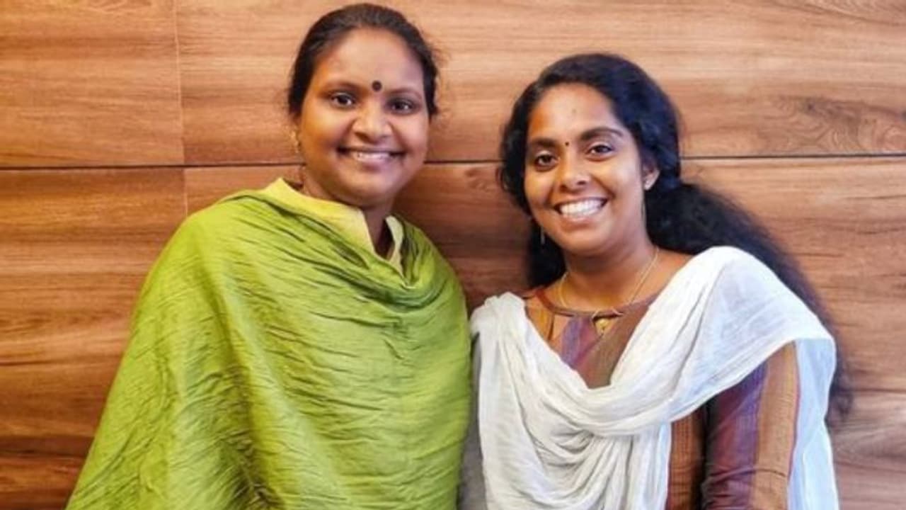 ഫേക്ക് ഐഡികളും സൈബർ പോരാളികളുമാണ് ഇന്നത്തെ കമ്മ്യൂണിസം, അരിതയ്ക്ക് പിന്തുണയുമായി രമ്യ ഹരിദാസ് ഫേക്ക് ഐഡികളും സൈബർ പോരാളികളുമാണ് ഇന്നത്തെ കമ്മ്യൂണിസം, അരിതയ്ക്ക് പിന്തുണയുമായി രമ്യ ഹരിദാസ്