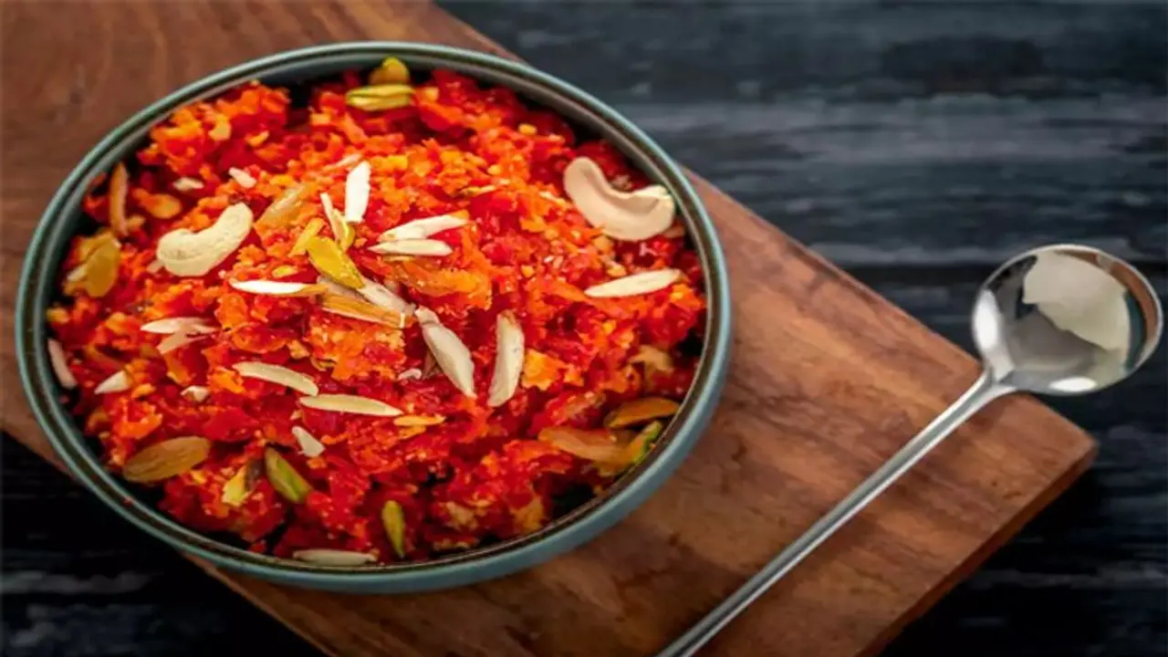 अब सिर्फ सर्दियों में नहीं पूरे साल ले सकते हैं गाजर के हलवे का मजा, यहां करें 12 महीने के लिए स्टोर अब सिर्फ सर्दियों में नहीं पूरे साल ले सकते हैं गाजर के हलवे का मजा, यहां करें 12 महीने के लिए स्टोर