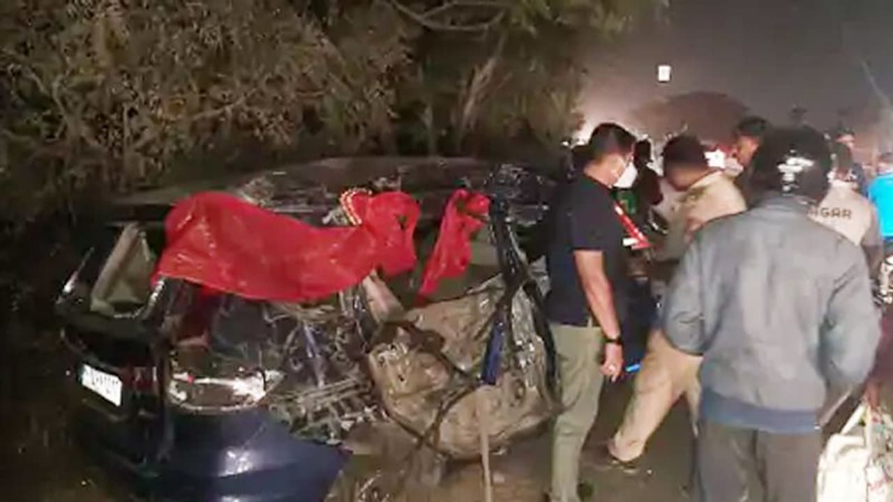 भयानक हादसा: जल्दबाजी ऐसी की पूरे परिवार को मार डाला, मां बेटे और पोते की मौत, चमत्कार से 8 साल का बच्चा बचा भयानक हादसा: जल्दबाजी ऐसी की पूरे परिवार को मार डाला, मां बेटे और पोते की मौत, चमत्कार से 8 साल का बच्चा बचा