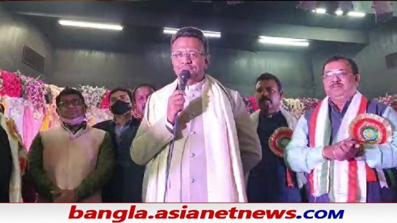 দিলীপ ঘোষ কাঁচা বাঁশ তৈরি রাখলে, তৃণমূল তেল মাখানো পিঠ দেবে কটাক্ষ ফিরহাদের