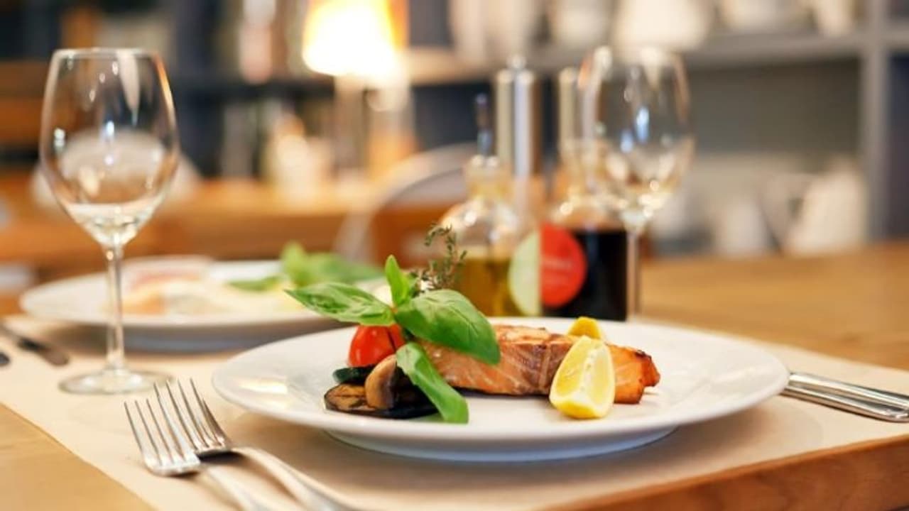 Covid 19 : 'ഒരു അടച്ചിടൽ കൂടി താങ്ങാനാവില്ല', കൊവിഡ് മൂന്നാം തരംഗത്തിൽ ആശങ്കയോടെ ഇടുക്കിയിലെ ഹോട്ടൽ വ്യവസായം Covid 19 : 'ഒരു അടച്ചിടൽ കൂടി താങ്ങാനാവില്ല', കൊവിഡ് മൂന്നാം തരംഗത്തിൽ ആശങ്കയോടെ ഇടുക്കിയിലെ ഹോട്ടൽ വ്യവസായം