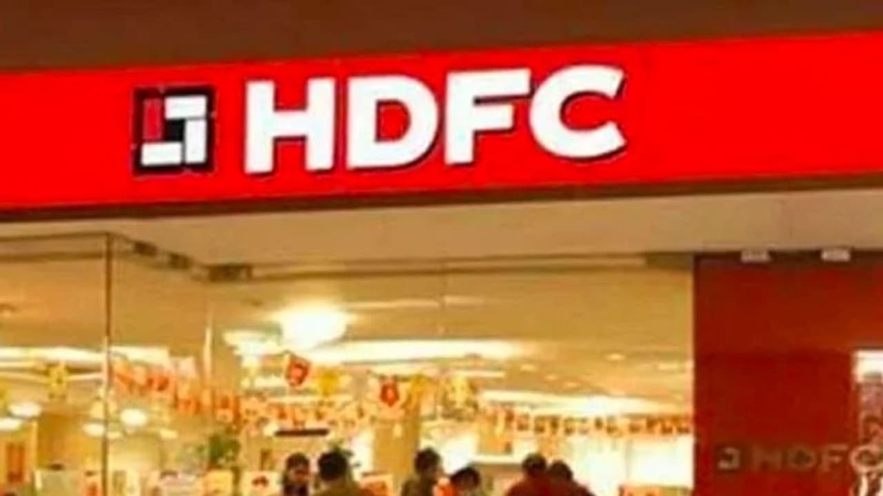 HDFC bank: ஆரம்பிக்கலாம்: ஹெச்டிஎப்சி வங்கிக்கு இருந்த 2 ஆண்டுகள் தடைகளை நீக்கியது ரிசர்வ் வங்கி