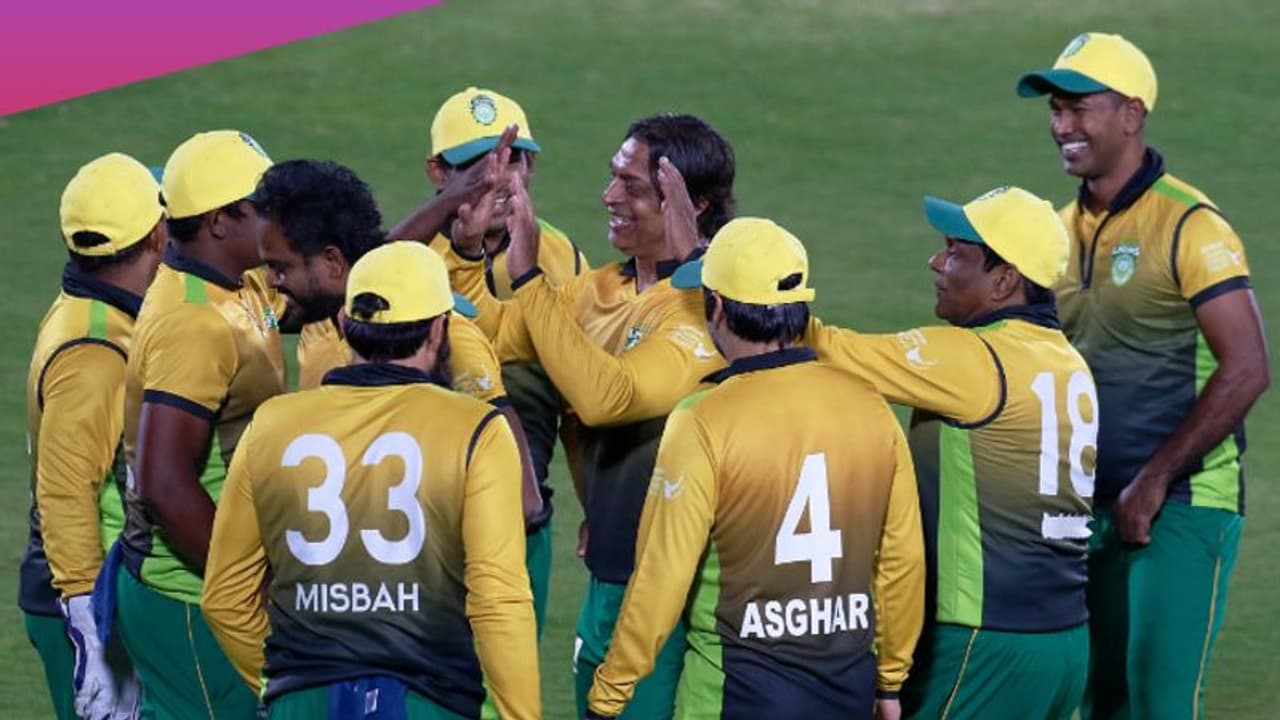 పాకిస్తాన్ క్రికెటర్లకు షాక్, LLC సీజన్ 2లో ఆడనిచ్చేది లేదంటూ... లెజెండ్స్ లీగ్ క్రికెట్లోనూ.. పాకిస్తాన్ క్రికెటర్లకు షాక్, LLC సీజన్ 2లో ఆడనిచ్చేది లేదంటూ... లెజెండ్స్ లీగ్ క్రికెట్లోనూ..