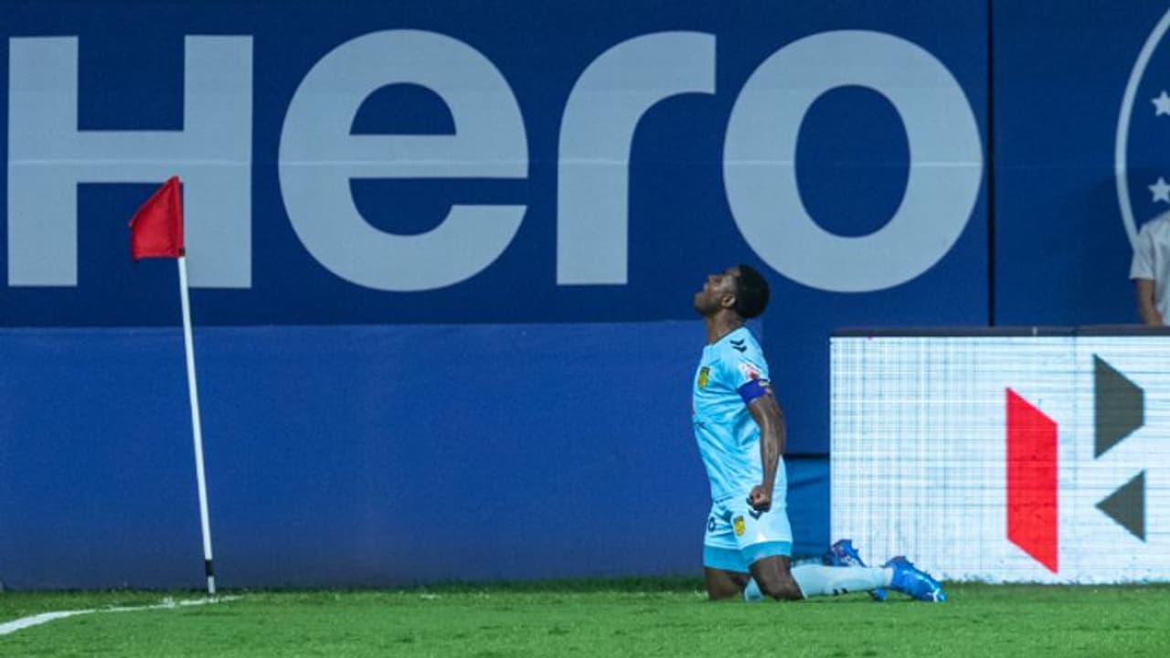 ISL 2021 22 : ഈസ്റ്റ് ബംഗാളിനെ വലയിലൊട്ടിച്ച ഹാട്രിക്; ബര്‍ത്തലോമ്യൂ ഒഗ്‌ബെച്ചെ റെക്കോര്‍ഡ് ബുക്കില്‍