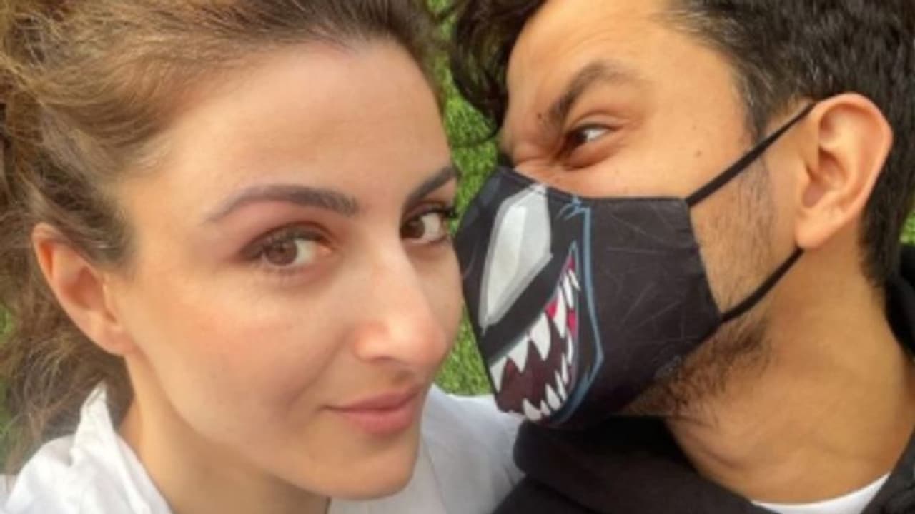 Soha Ali Khan : 'പ്രിയപ്പെട്ടവനേ ഏഴാം വിവാഹവാര്ഷികം', ആശംസകളുമായി നടി സോഹ അലി ഖാൻ Soha Ali Khan : 'പ്രിയപ്പെട്ടവനേ ഏഴാം വിവാഹവാര്ഷികം', ആശംസകളുമായി നടി സോഹ അലി ഖാൻ