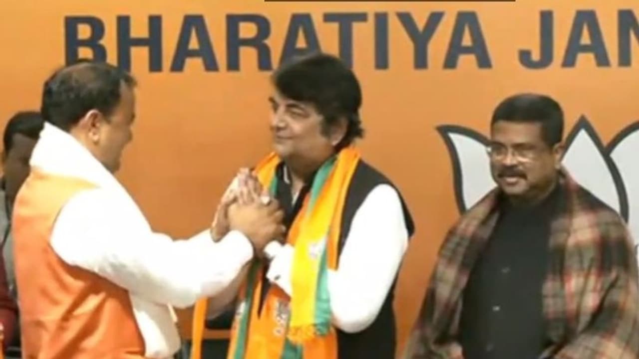 UP Elections: ಕಾಂಗ್ರೆಸ್ ಸ್ಟಾರ್ ಪ್ರಚಾರಕನನ್ನೇ ಬಿಜೆಪಿ ಸೆಳೆದಿದ್ದು ಹೇಗೆ? ಬಯಲಾಯ್ತು ರಹಸ್ಯ! UP Elections: ಕಾಂಗ್ರೆಸ್ ಸ್ಟಾರ್ ಪ್ರಚಾರಕನನ್ನೇ ಬಿಜೆಪಿ ಸೆಳೆದಿದ್ದು ಹೇಗೆ? ಬಯಲಾಯ್ತು ರಹಸ್ಯ!