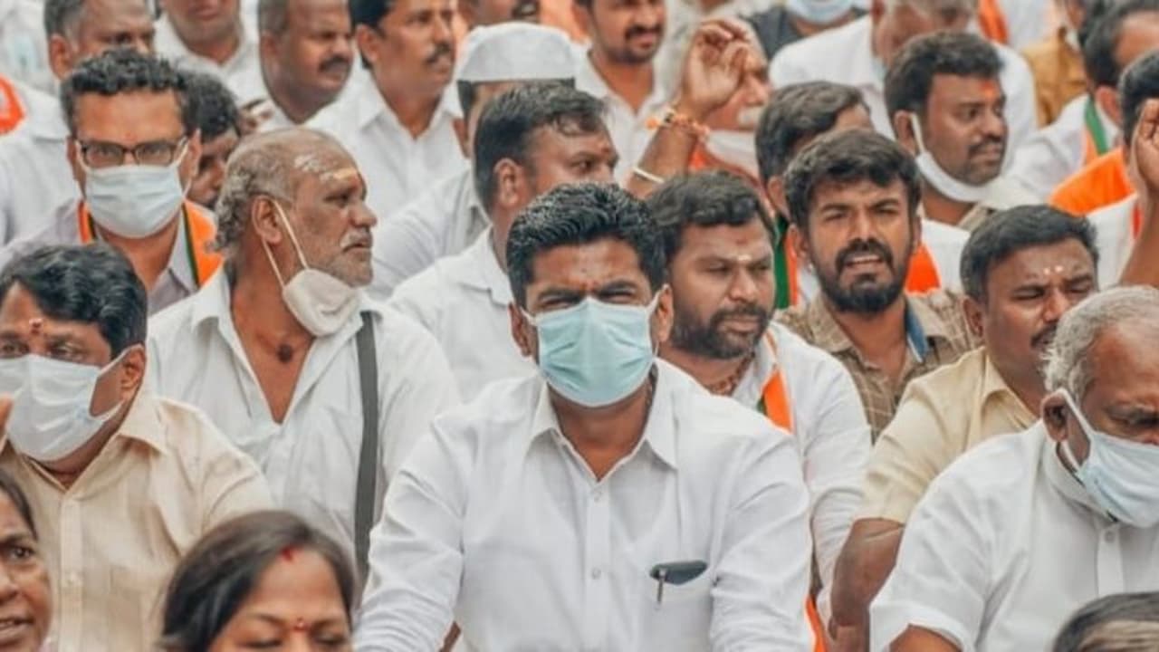 அரியலூர் மாணவி தற்கொலை விவகாரம்… நடவடிக்கை எடுக்க கோரி பாஜக ஆர்ப்பாட்டம்!! அரியலூர் மாணவி தற்கொலை விவகாரம்… நடவடிக்கை எடுக்க கோரி பாஜக ஆர்ப்பாட்டம்!!