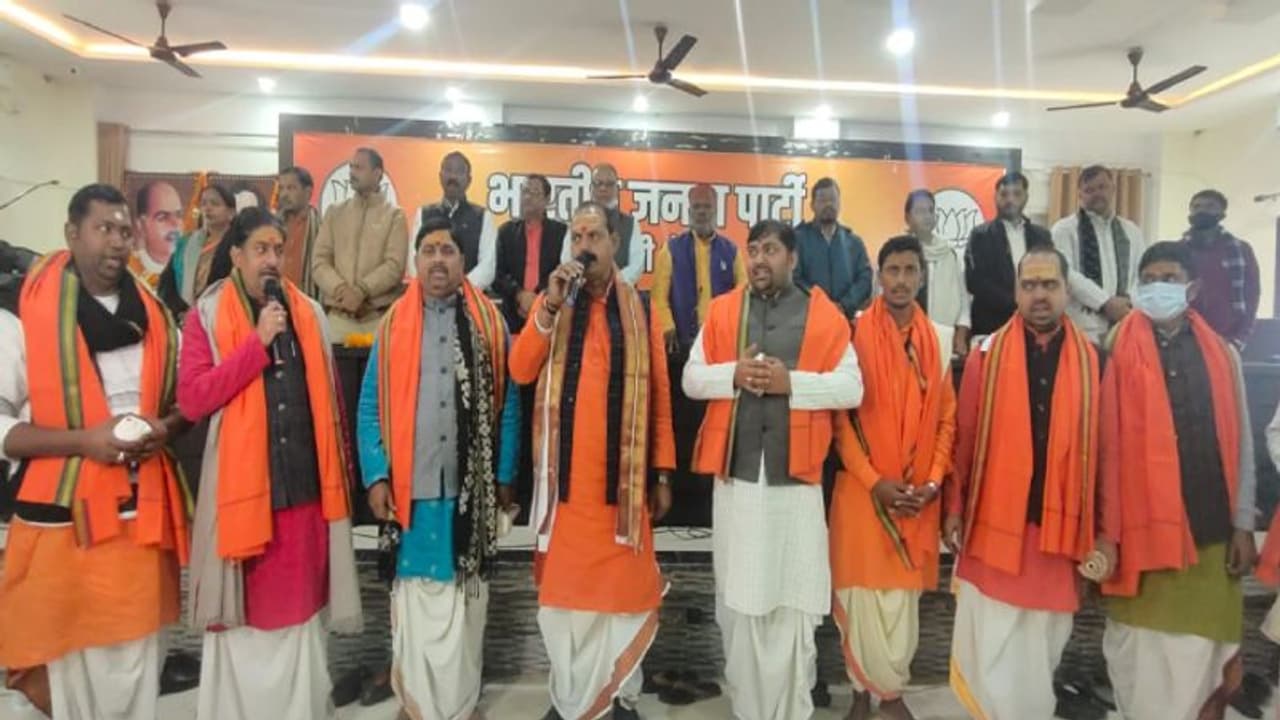 Inside story : लघु फिल्म बताएगी विकास का काशी मॉडल, बदलते बनारस पर भाजपा नेता ने तैयार की लघु फिल्म Inside story : लघु फिल्म बताएगी विकास का काशी मॉडल, बदलते बनारस पर भाजपा नेता ने तैयार की लघु फिल्म