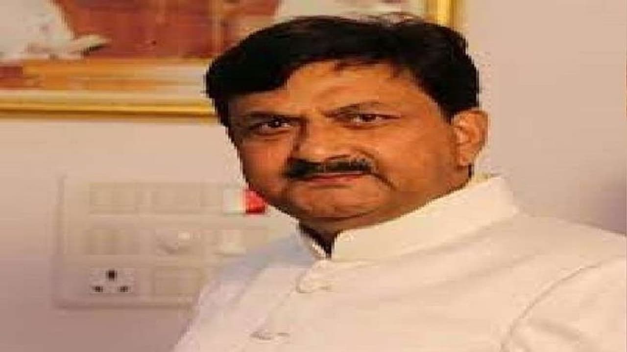 यूपी चुनाव 2022: बसपा नेता अकीलुर्रहमान पत्नी और समर्थकों के साथ रालोद में हुए शामिल