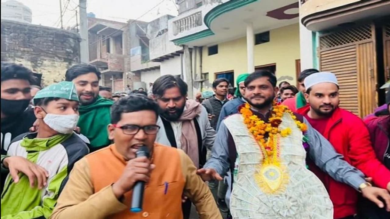 धौलाना से AIMIM प्रत्याशी समेत सैकड़ों समर्थकों के खिलाफ मुकदमा दर्ज, जानिए क्या है पूरा मामला धौलाना से AIMIM प्रत्याशी समेत सैकड़ों समर्थकों के खिलाफ मुकदमा दर्ज, जानिए क्या है पूरा मामला